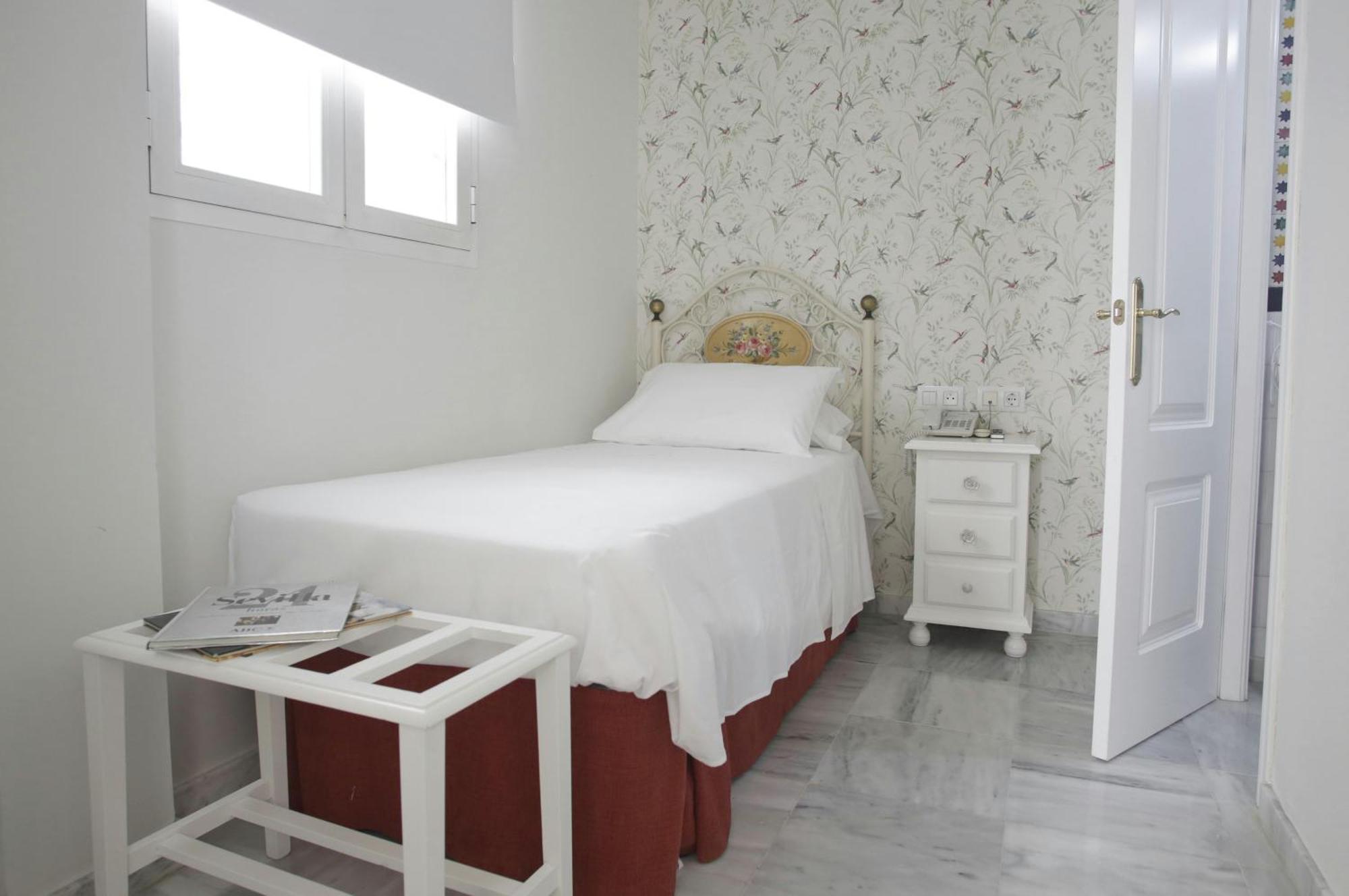 Single Room,1214620111:JPEG