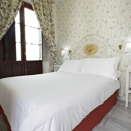 Basic Hotel Puerta De Sevilla-2